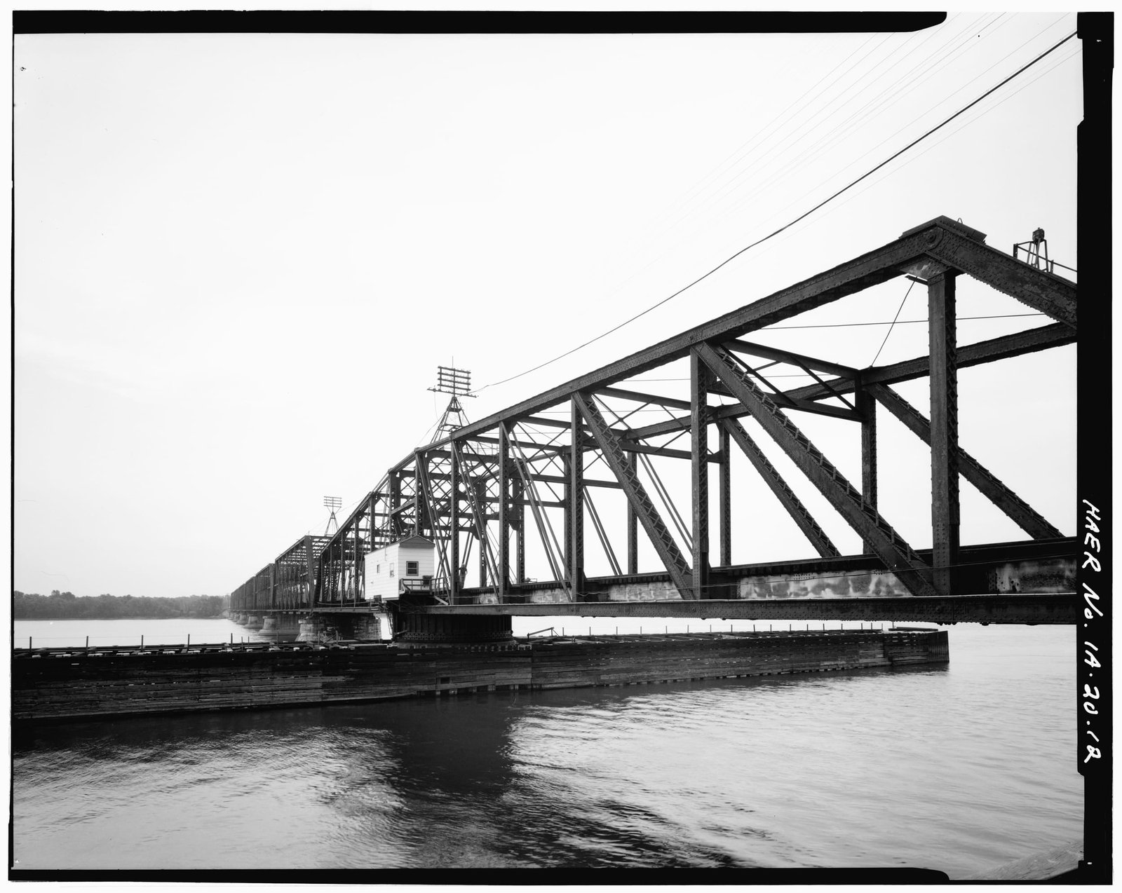 Swing span, previous bridge